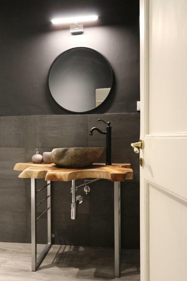 Lovely Apt Really Downtown - Free Private Parking Included! - جنوة المظهر الخارجي الصورة