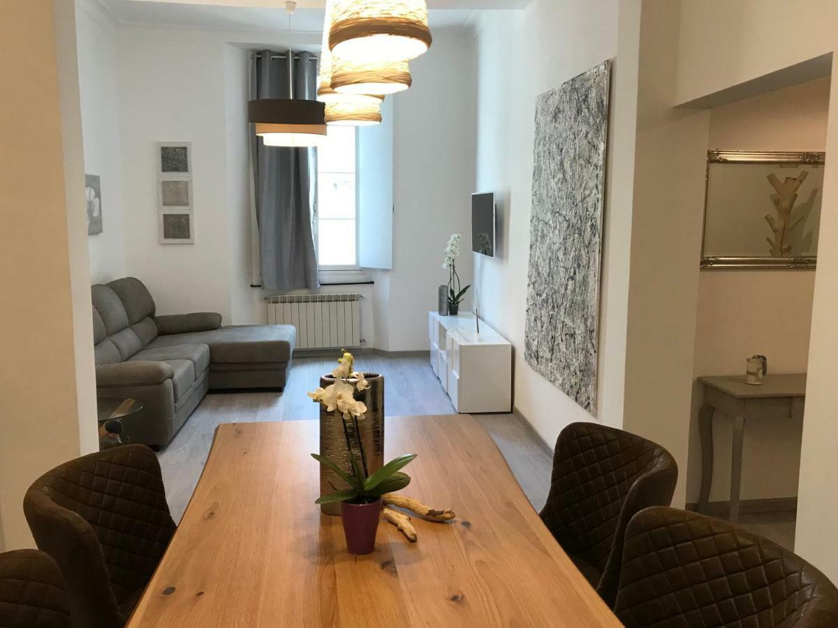 Lovely Apt Really Downtown - Free Private Parking Included! - جنوة المظهر الخارجي الصورة