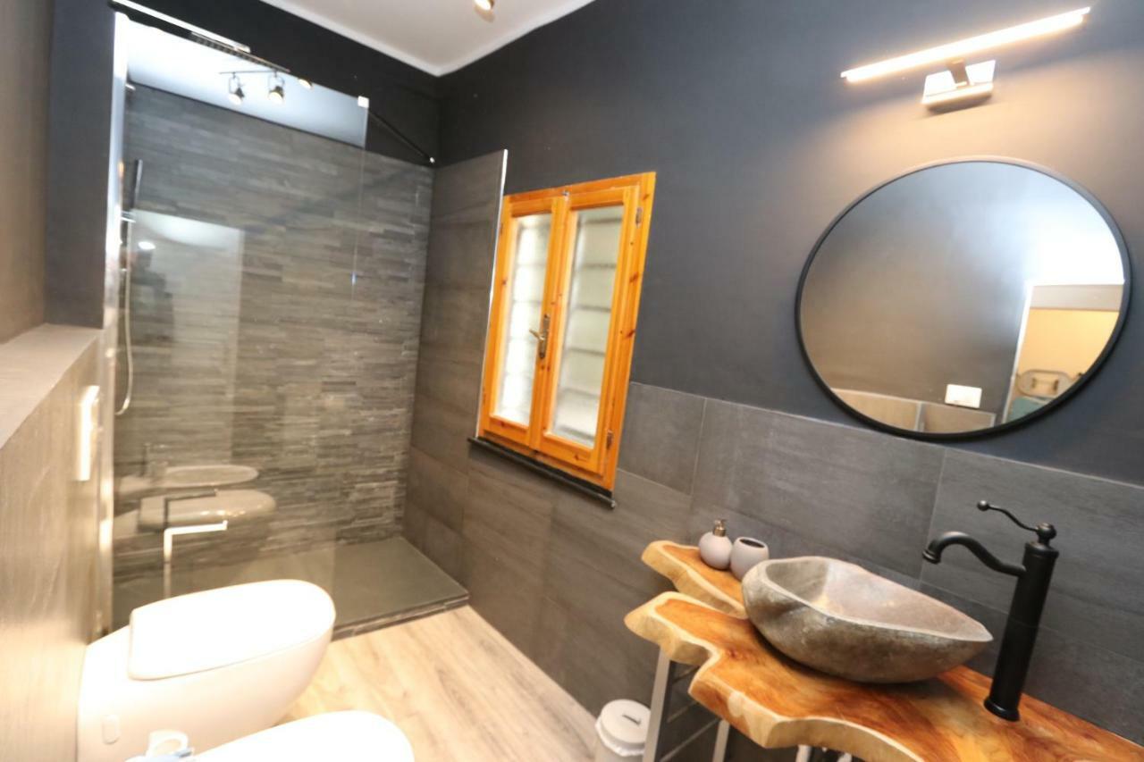 Lovely Apt Really Downtown - Free Private Parking Included! - جنوة المظهر الخارجي الصورة